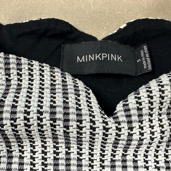 MinkPink black and white short sleeve - Picture 2 of 3